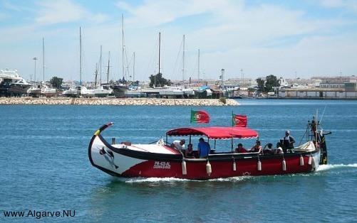 A picture of the river Arade ferry.