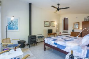 Very large master bedroom with air conditioning and en-suite private bathroom with shower and small bath.