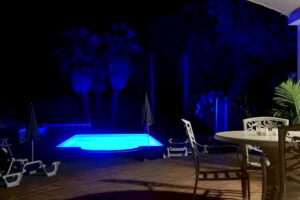 Illuminated private pool at Algarve Vila Maria, a lovely holiday home for 6 people in the Algarve, close to the sea.