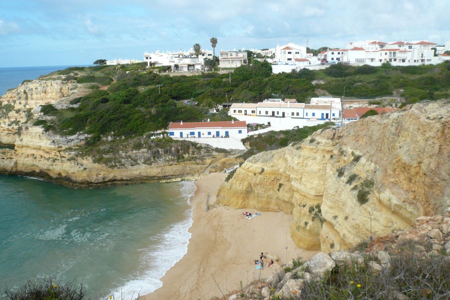 Praia de Benagil. Small sandy beach between the rocky coast. Starting point for boat trips along the coast. Free parking.