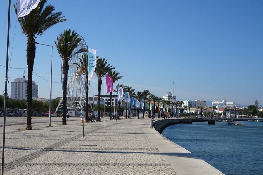 Portimao walk along the Arade river. A great boulevard